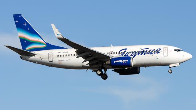RA-73263:Boeing 737-700:Уральские авиалинии